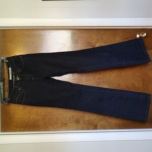 Like new DKNY Soho jean dark wash size 4